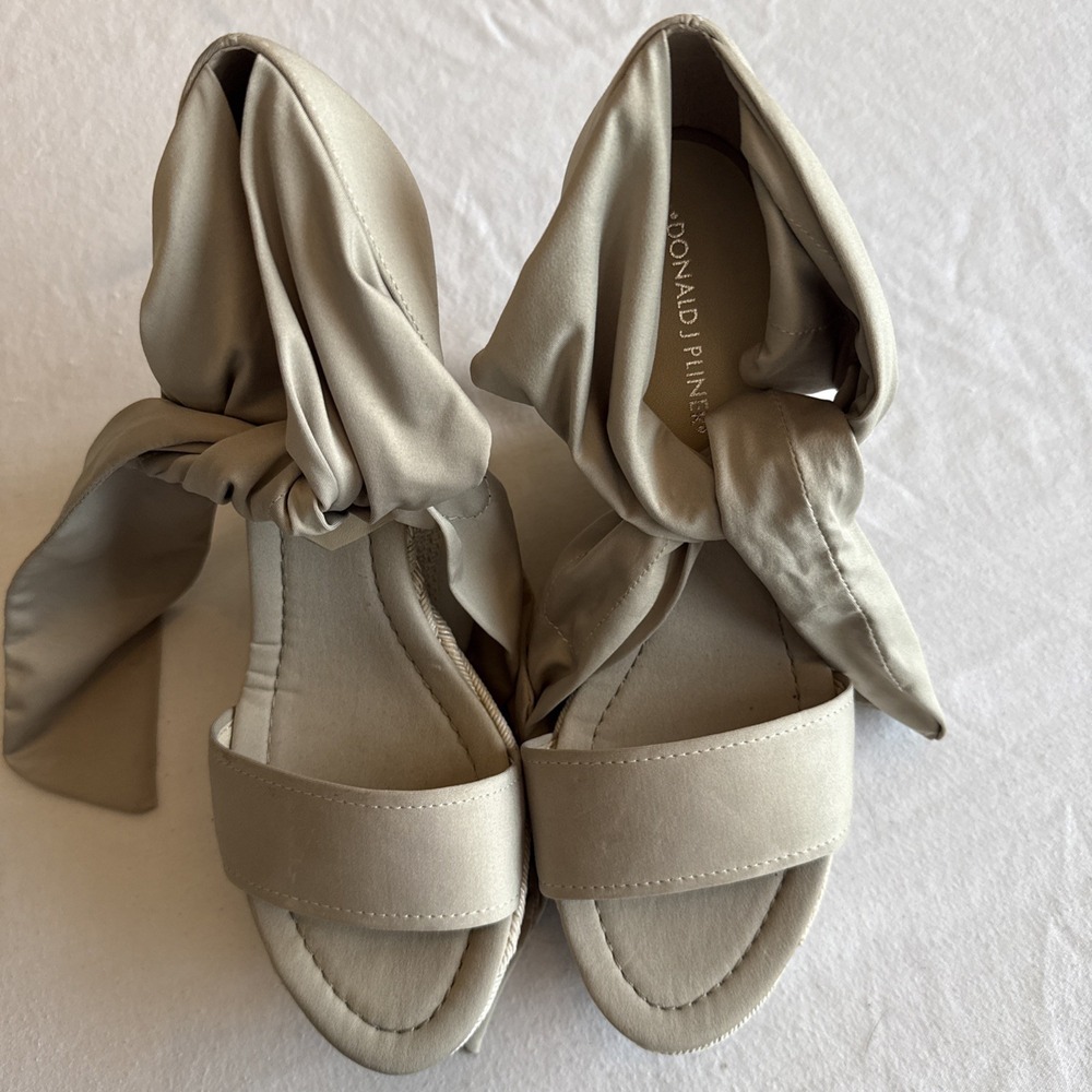 Donald J Pliner Womens Beige Faux Suede Espadrille Wedge Sandals Size 10M